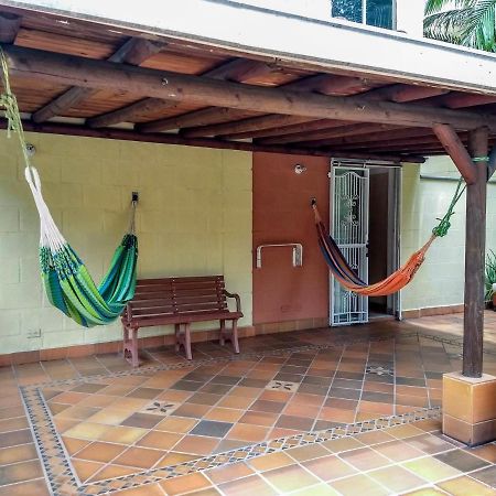 Ferienwohnung Bueno, Bonito, Barato Y Cerca A El Poblado Medellín Exterior foto
