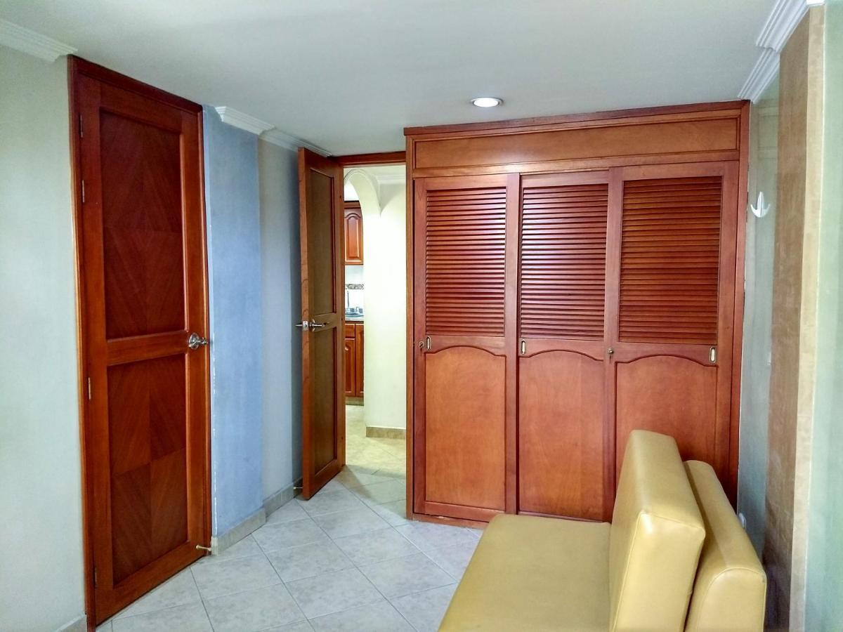 Ferienwohnung Bueno, Bonito, Barato Y Cerca A El Poblado Medellín Exterior foto