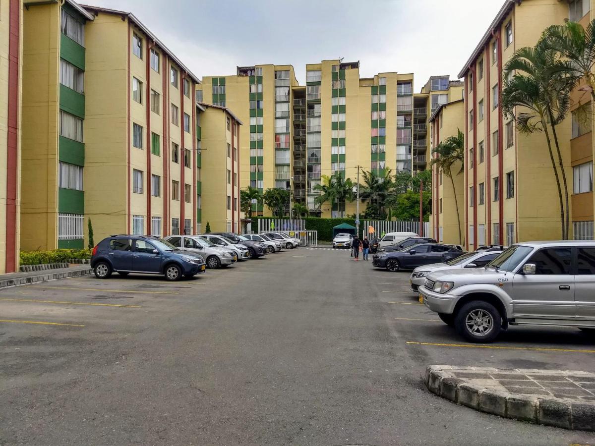 Ferienwohnung Bueno, Bonito, Barato Y Cerca A El Poblado Medellín Exterior foto
